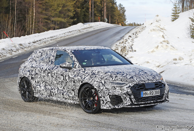 アウディ RS3 ハッチバック 次期型 スクープ写真