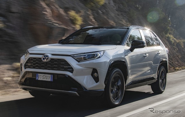 現行(5代目)トヨタRAV4ハイブリッド 新型(欧州仕様)