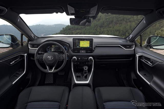 現行(5代目)トヨタRAV4ハイブリッド 新型(欧州仕様)