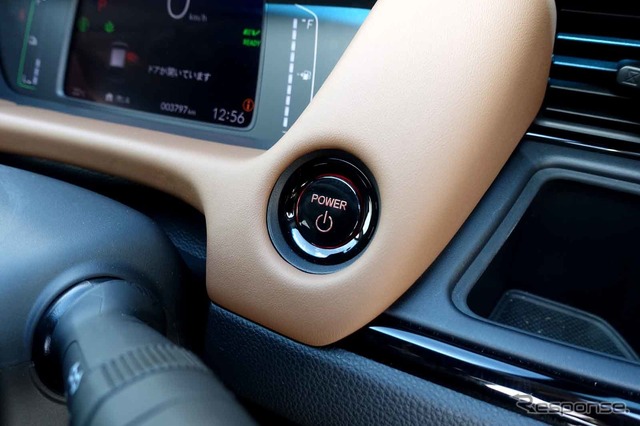 ホンダ フィット 新型(e:HEV LUXE)