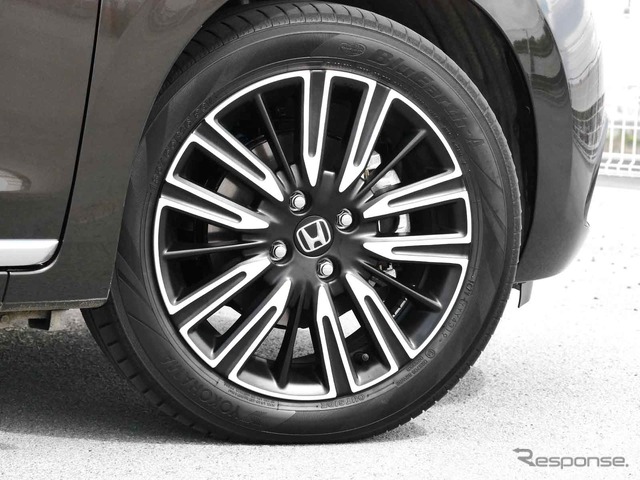 ホンダ フィット 新型(e:HEV LUXE)