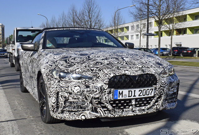 クーペに続いて巨大グリルを初公開!BMW 4シリーズ カブリオレ新型の最新プロトを撮影