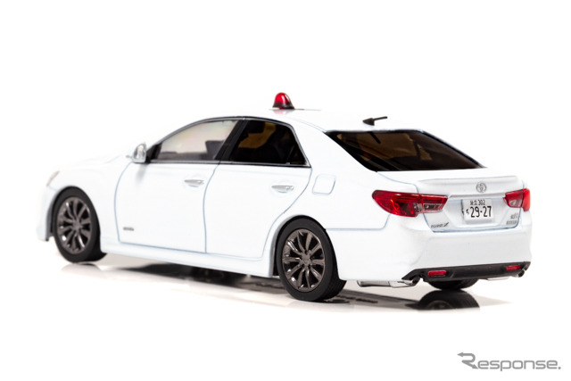 トヨタ マーク X 350S +Mスーパーチャージャー(GRX133)2016 警視庁高速道路交通警察隊車両