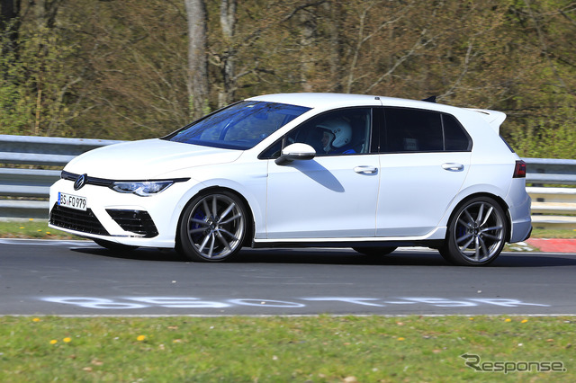 VW ゴルフR 新型プロトタイプ(スクープ写真)