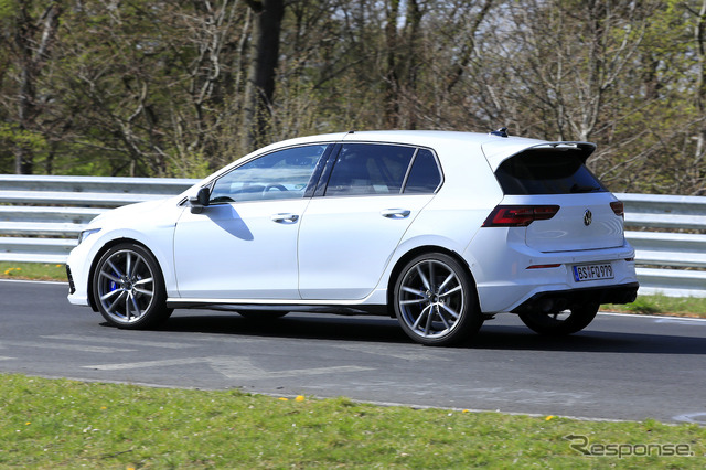 VW ゴルフR 新型プロトタイプ(スクープ写真)