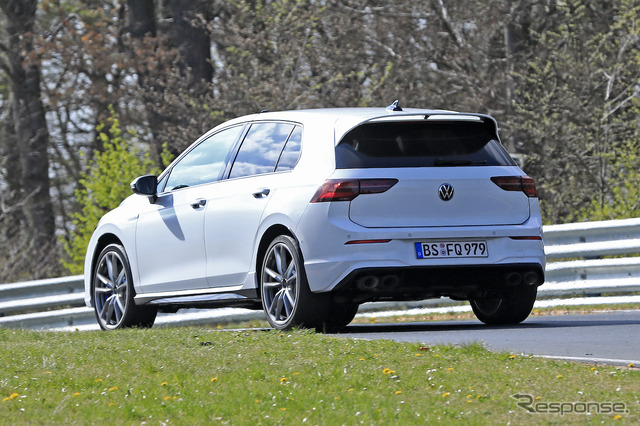 VW ゴルフR 新型プロトタイプ(スクープ写真)
