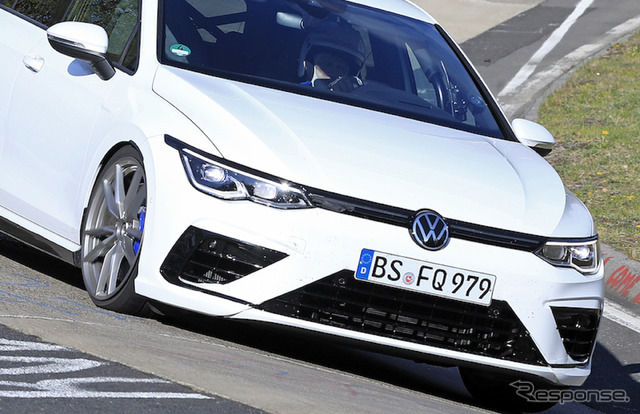 VW ゴルフR 新型プロトタイプ(スクープ写真)