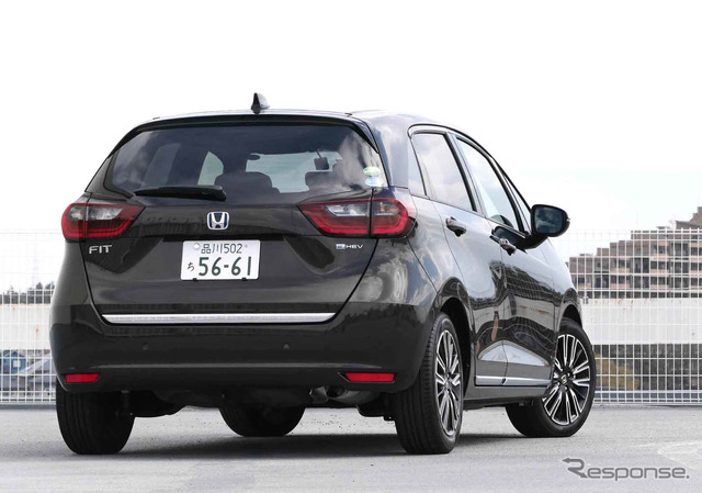 ホンダ フィット 新型(e:HEV LUXE)