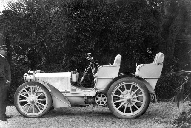 メルセデス35PS、4シーター車体。1901年にエミール・イェリネックにデリバリーされた1台。