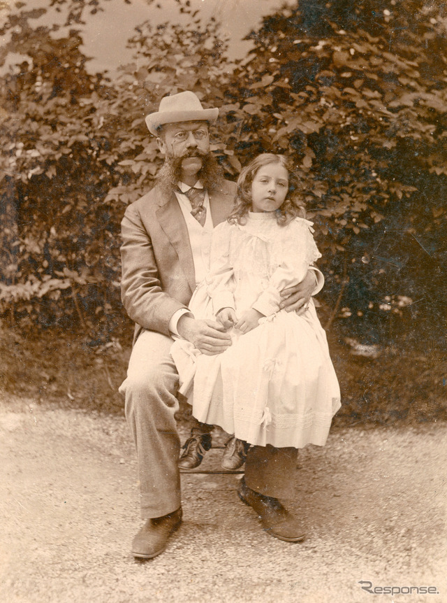 エミール・イェリネックと娘のメルセデス・イェリネック(1895年ごろ)
