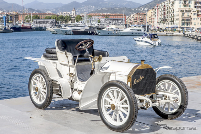 ニースの港に止まる1903年型メルセデス・シンプレックス40PS。2017年4月のイベント。