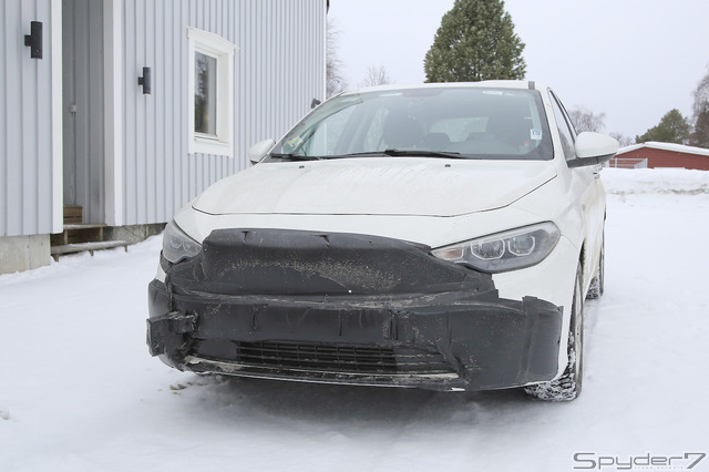 フィアット ティーポ 改良新型 プロトタイプ スクープ写真