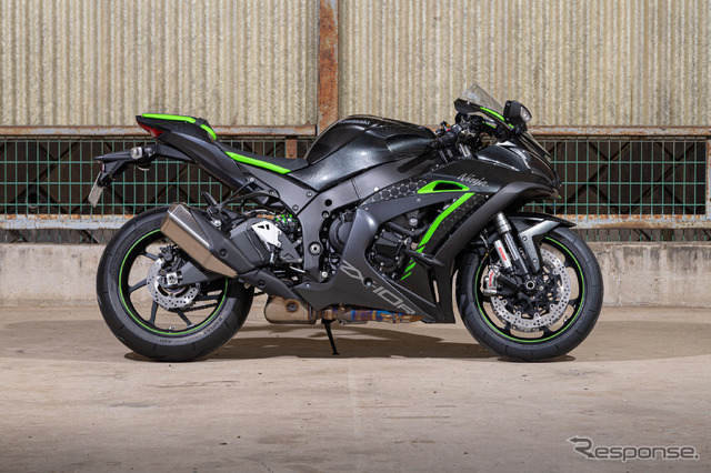 テスト車両：カワサキ『 Ninja ZR-10R SE』