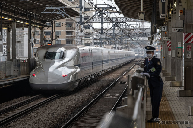 東海道新幹線、新横浜駅（4月22日）