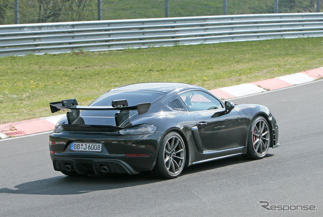 ポルシェ 718 ケイマン GT4 RS 開発車両　（スクープ写真）