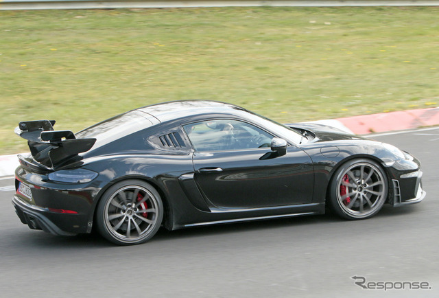 ポルシェ 718 ケイマン GT4 RS 開発車両　（スクープ写真）