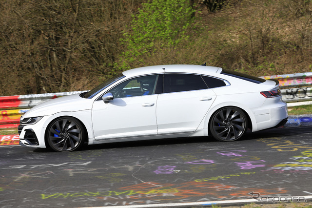 VW アルテオンR 開発車両(スクープ写真)