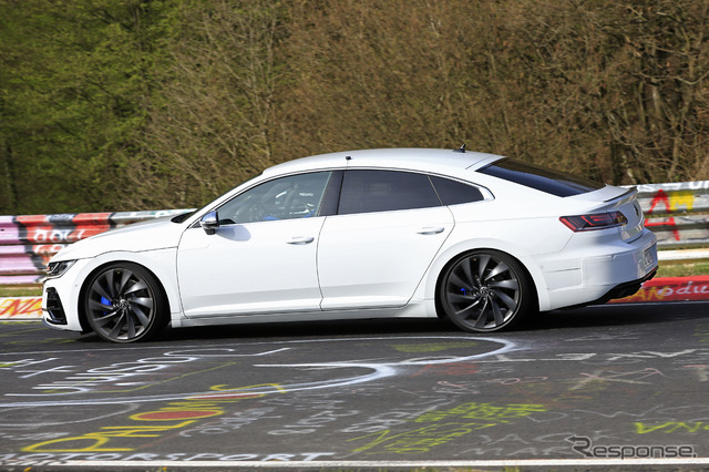 VW アルテオンR 開発車両(スクープ写真)