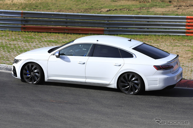 VW アルテオンR 開発車両(スクープ写真)