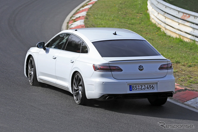 VW アルテオンR 開発車両(スクープ写真)