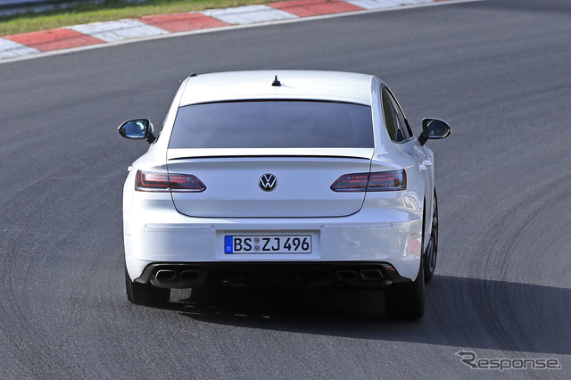 VW アルテオンR 開発車両(スクープ写真)