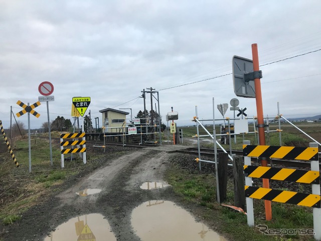 駅名標が取り外された浦臼町内の旧於札内駅。