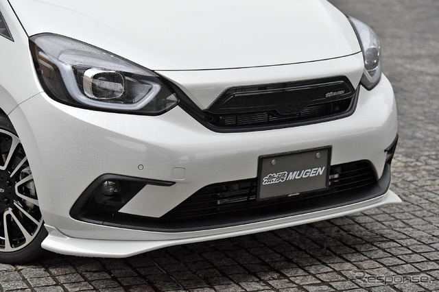 ホンダ フィット 無限 のエアロキット装着車(Skip)