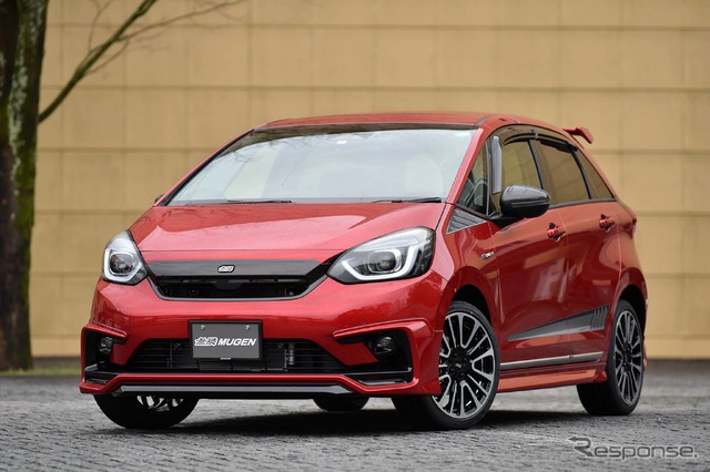 ホンダ フィット 無限 のエアロキット装着車(Dash)