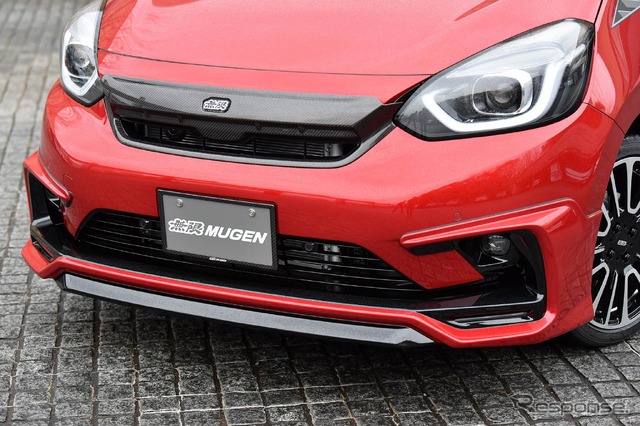 ホンダ フィット 無限 のエアロキット装着車(Dash)
