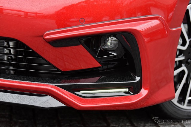 ホンダ フィット 無限 のエアロキット装着車(Dash)