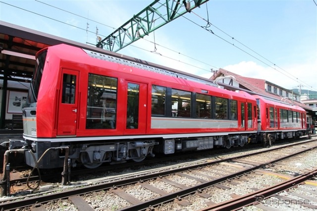 箱根登山鉄道アレグラ号