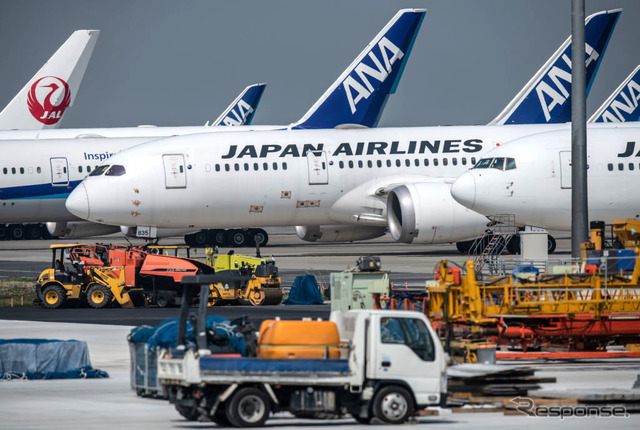 4月30日、東京羽田空港