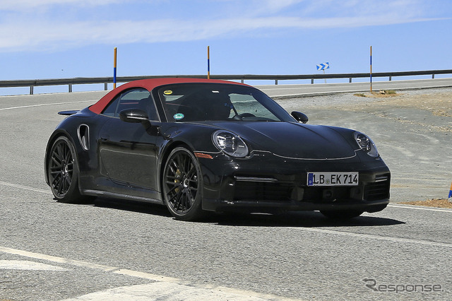 ポルシェ 911ターボ カブリオレ 新型(スクープ写真)