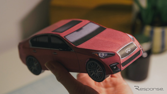 インフィニティ Q50(日本名:日産『スカイライン』に相当)のペーパークラフト