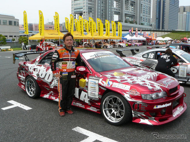 【D1 エキシビション】600馬力のマシンに同乗走行!