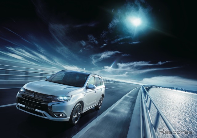 2018年式 アウトランダーPHEV