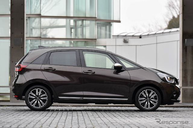 ホンダ フィット 新型(LUXE)