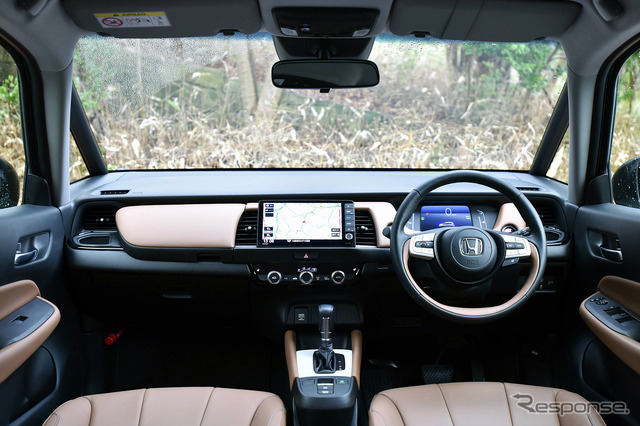 ホンダ フィット 新型(LUXE)