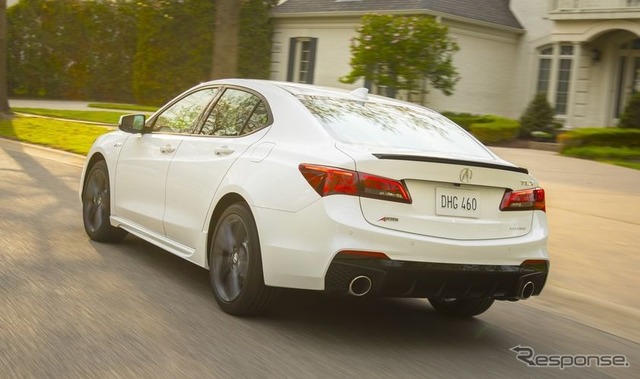 現行アキュラ TLX（参考画像）
