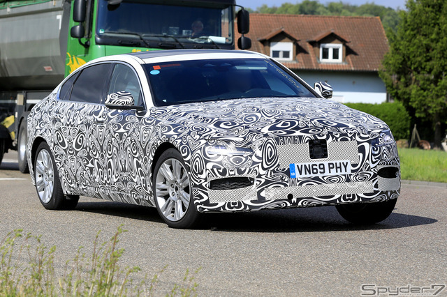 ジャガー XF 改良新型 LWB 開発車両 スクープ写真