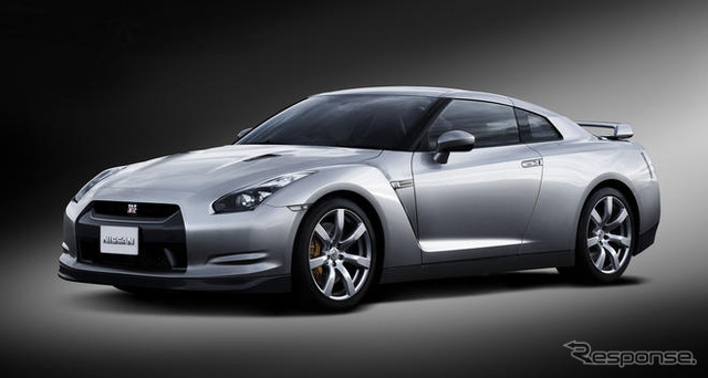 日産 GT-R、ニュルで7分29秒…ダンロップタイヤ装着