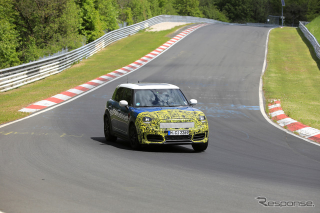MINI クロスオーバー 改良新型プロトタイプ(スクープ写真)