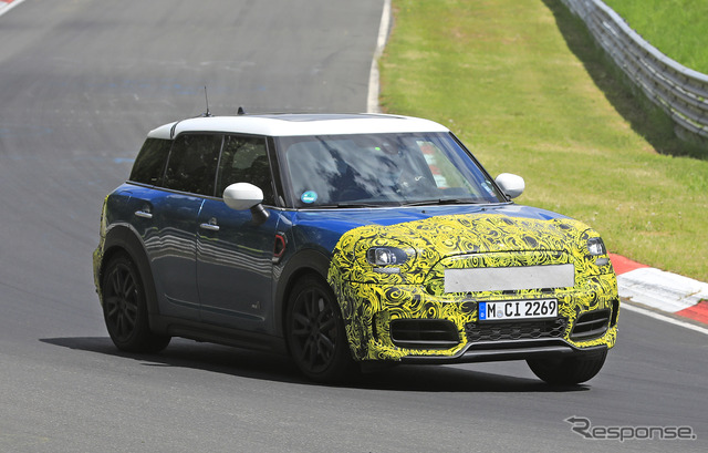 MINI クロスオーバー 改良新型プロトタイプ(スクープ写真)