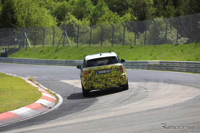 MINI クロスオーバー 改良新型プロトタイプ(スクープ写真)