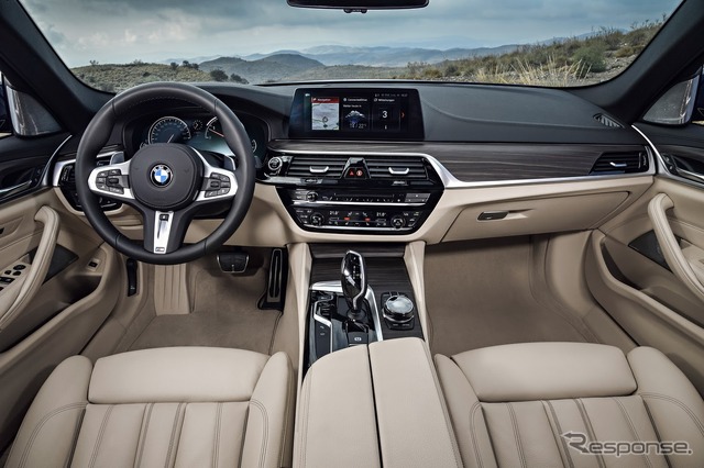 現行BMW 5シリーズ・ツーリング(参考画像)