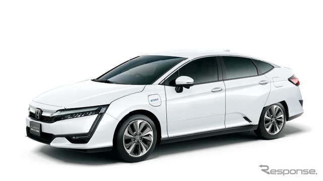 ホンダ クラリティPHEV(プラチナホワイト・パール)