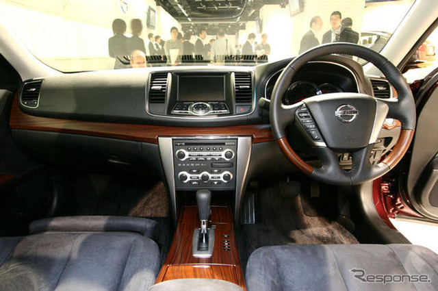 【日産 ティアナ 新型発表】厳しい日本市場で生き残る個性