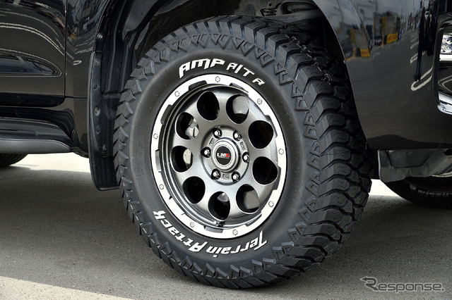 装着サイズ:17inx7J Inset+25 6H-139.7 カラー:ガンメタポリッシュ タイヤサイズ:265/70R17