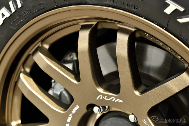 装着サイズ:18inx8J Inset+20 6H-139.7 カラー:ブロンズ(BR) タイヤサイズ:265/65R18