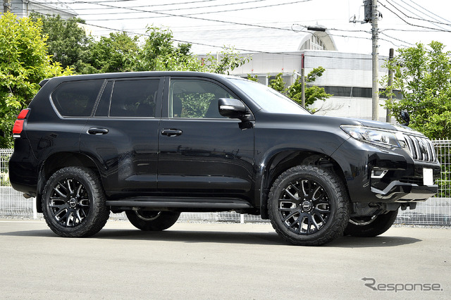 装着サイズ:20inx9J Inset+18 6H-139.7 カラー:ブラックマシニング タイヤサイズ:275/55R20